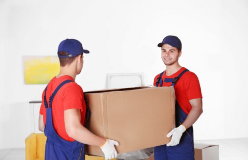 Customer complaint process for a man with van moving service