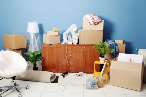 Van transport service for flats and apartments in Highbury