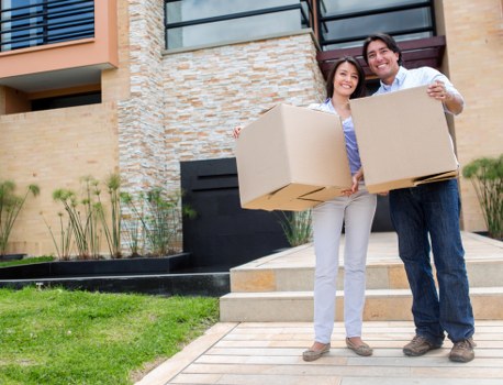 Removalists navigating a residential street and parking access in Highbury